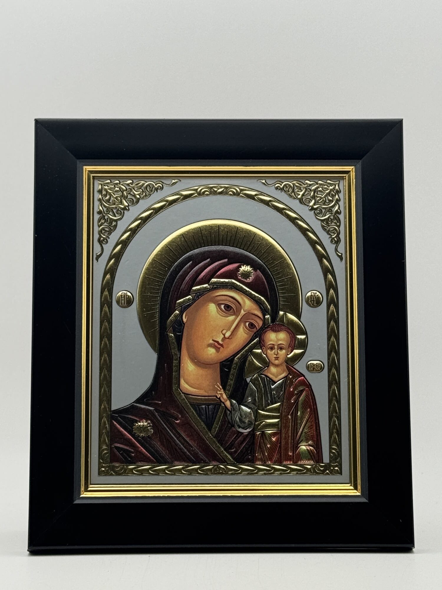 Ikone Gottesmutter von Kasan – Silber-Gold-Relief mit Ständer 9 Ikone Gottesmutter von Kasan Silber-Gold-Relief mit schwarzem Zierrahmen