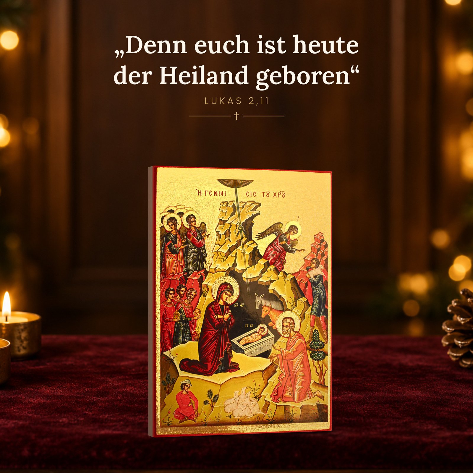 Weihnachtsikone Geburt Christi auf festlich gedecktem Tisch mit Kerzen und Samt – Lukas 2,11