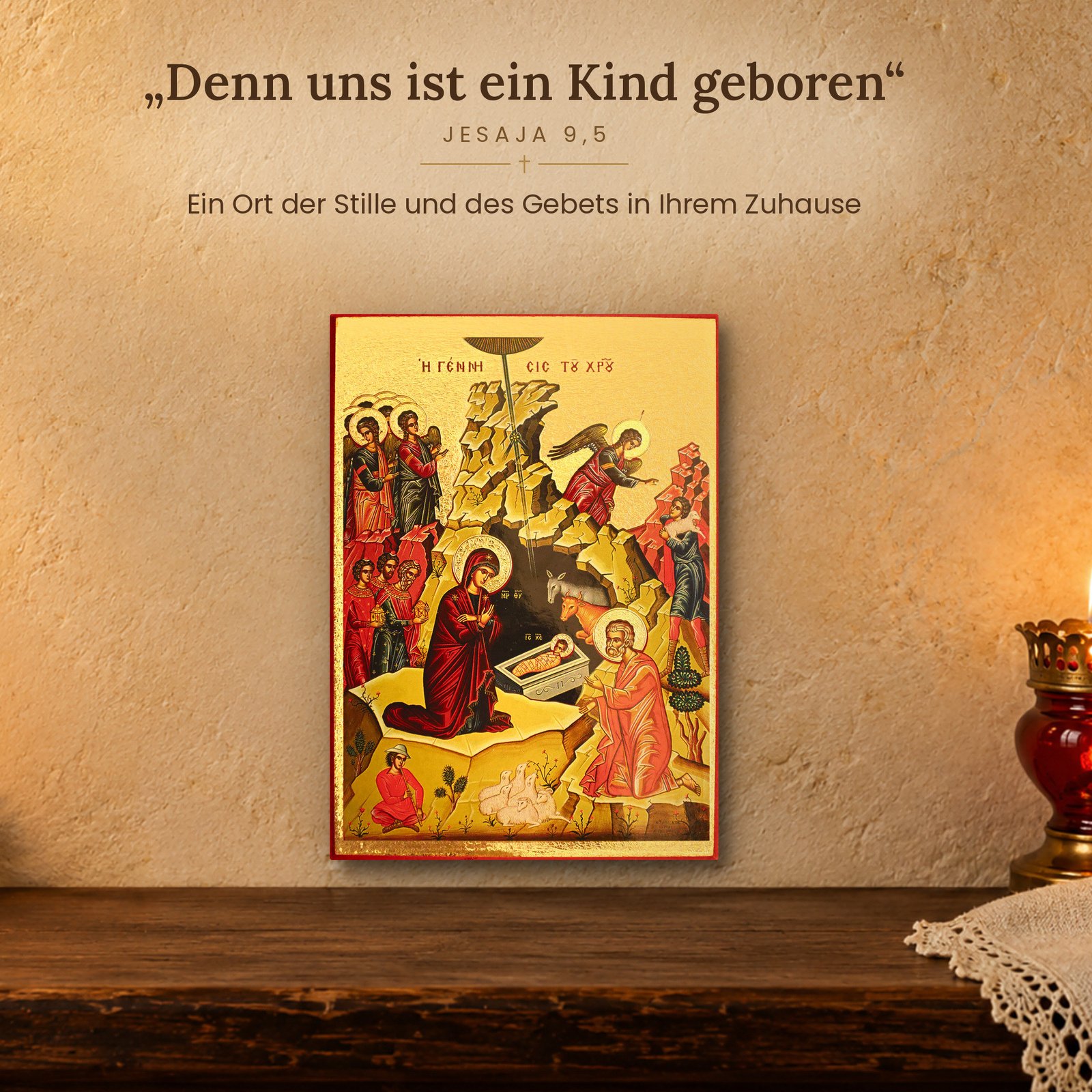 Ikone Geburt Christi an der Wand über dem Hausaltar mit Öllämpchen und Kerze – Jesaja 9,5