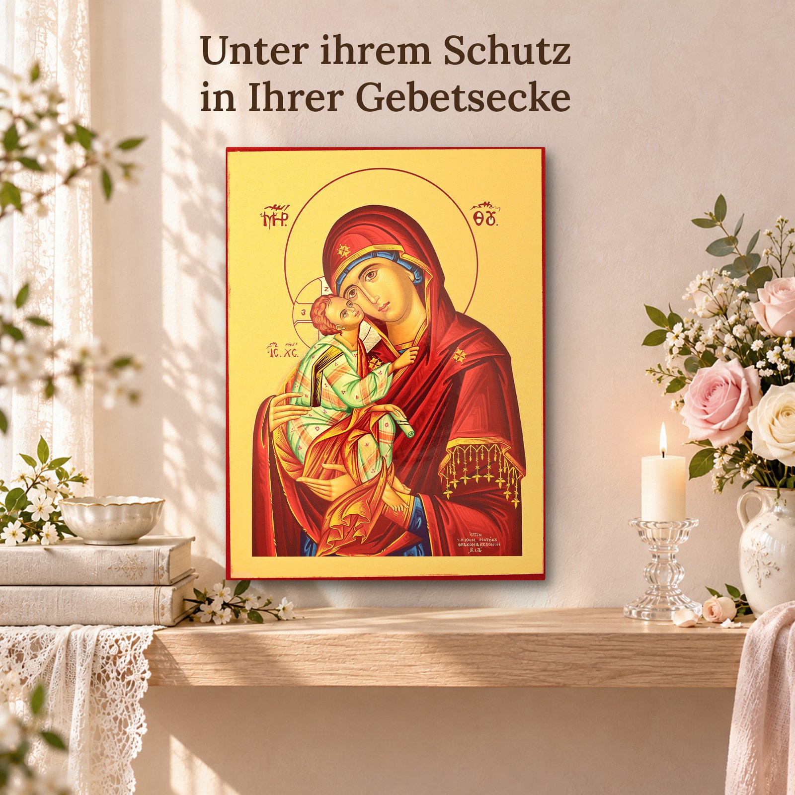 Ikone Gottesmutter der Zärtlichkeit an der Wand der Gebetsecke