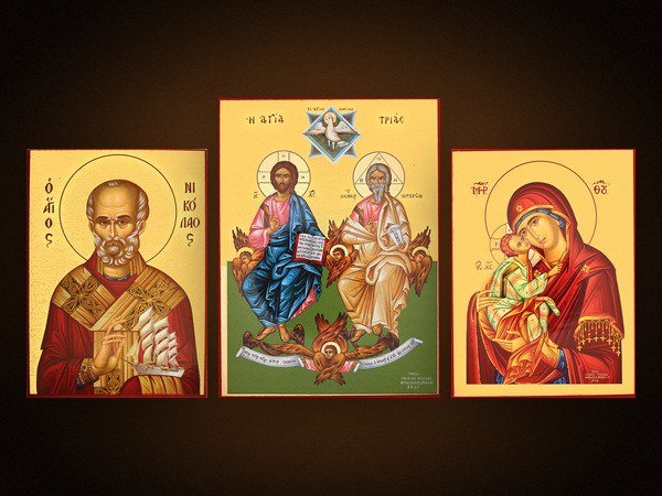 Kollektion vergoldeter Ikonen: Heiliger Nikolaus, Heilige Dreifaltigkeit und Gottesmutter der Zärtlichkeit
