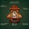 Hausaltar Axion Estin im Detail: Bogen mit Kreuz, Ikone, Heiligen-Medaillons und Glasbecher