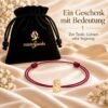 Schutzengel-Armband mit weinroter Kordel im misticSparks Samtsäckchen, Geschenk zur Taufe und Geburt